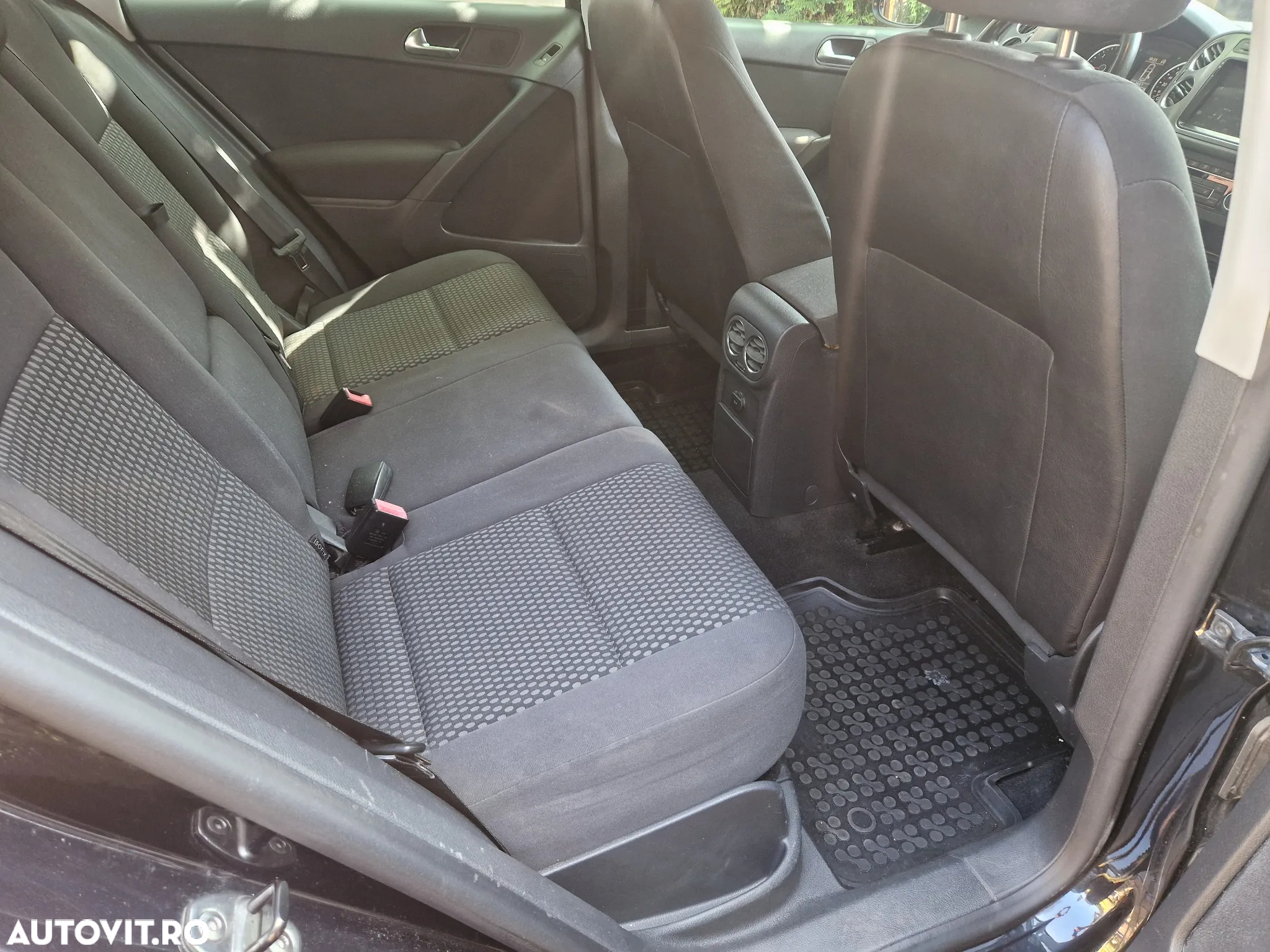 Volkswagen Tiguan 2.0 TDI DPF BlueMotion Technology Trend & Fun - 11
