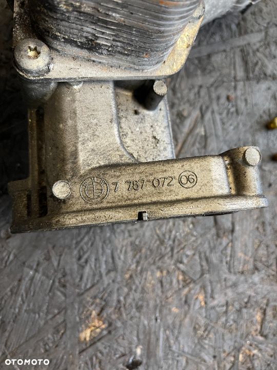 Podstawa filtra chłodnica oleju Bmw M47N e46 e83 x3 2.0d 150km - 2