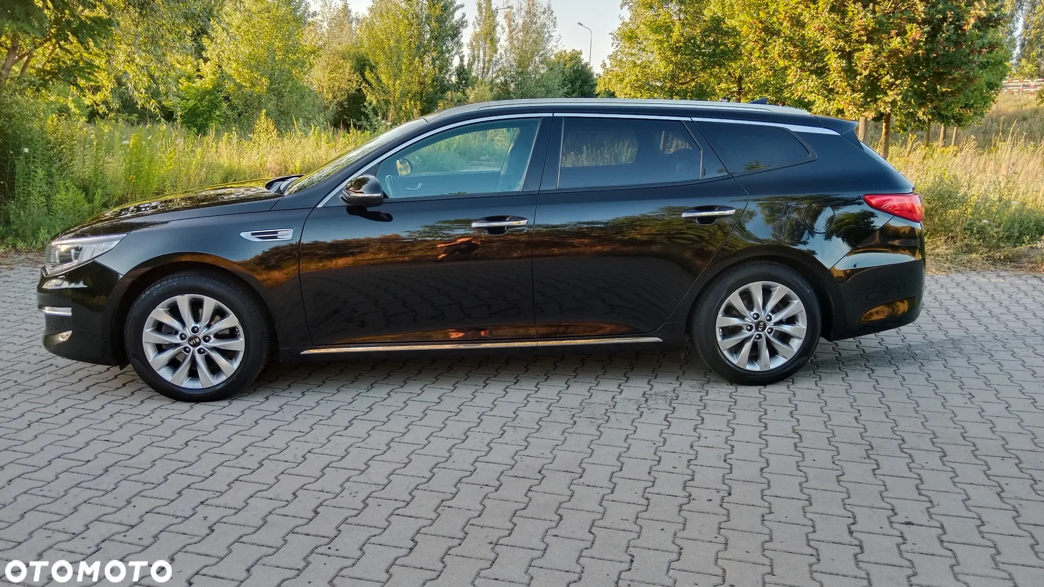Kia Optima - 32