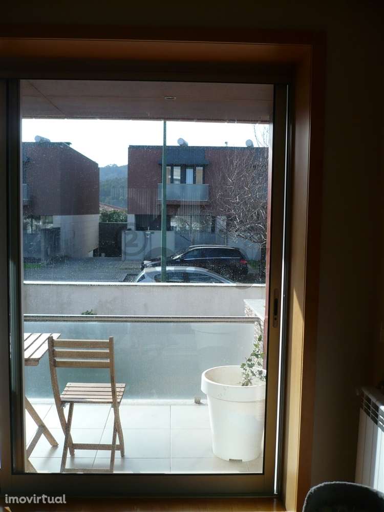 MORADIA EM BANDA T4 COM JARDIM - Grande imagem: 5/60