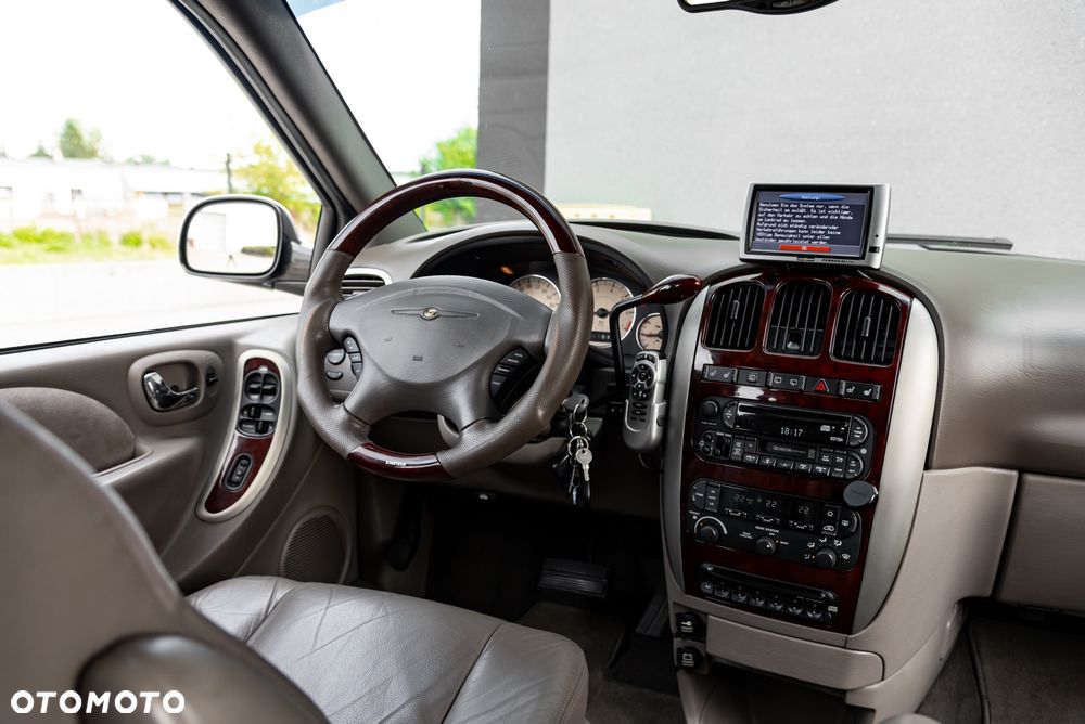 Chrysler Grand Voyager - 27