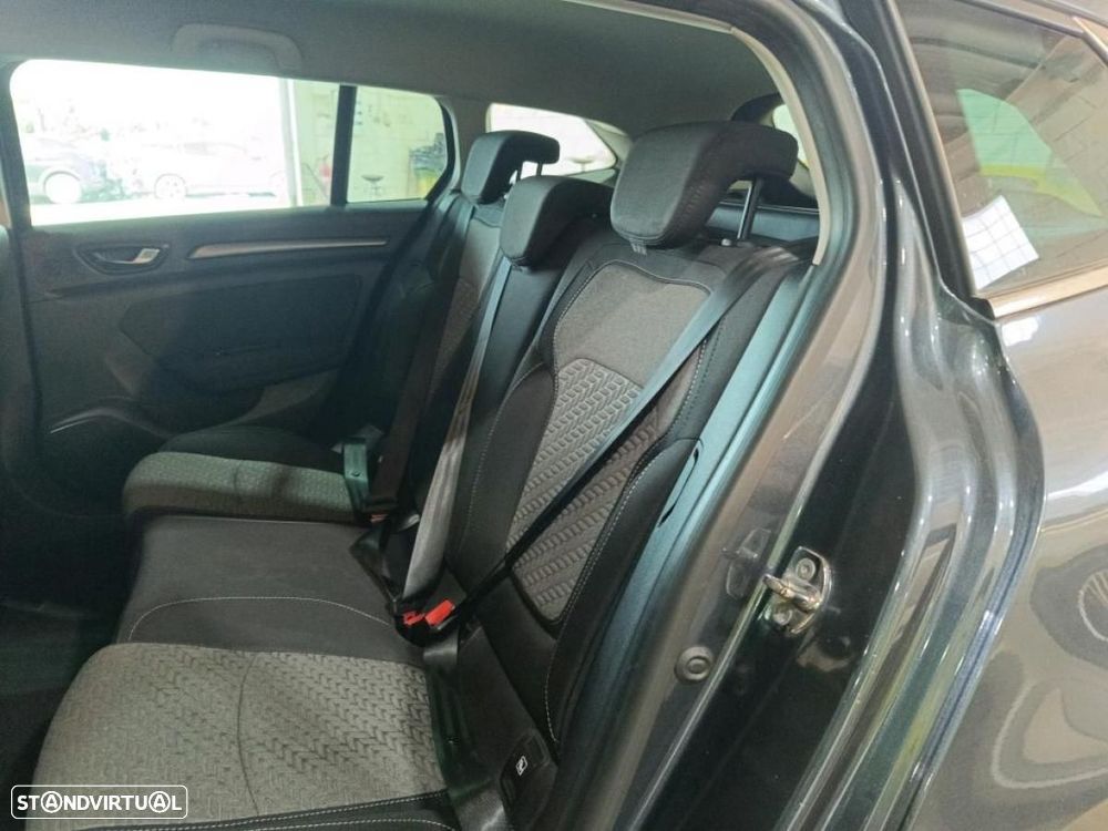 Renault Mégane Sport Tourer 1.5 Blue dCi Limited - 4