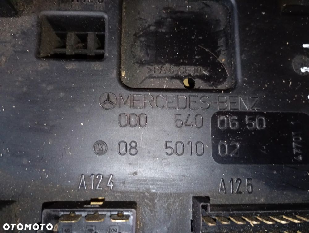 Mercedes Sprinter 903 skrzynka bezpiecznikow 0005400650 - 3