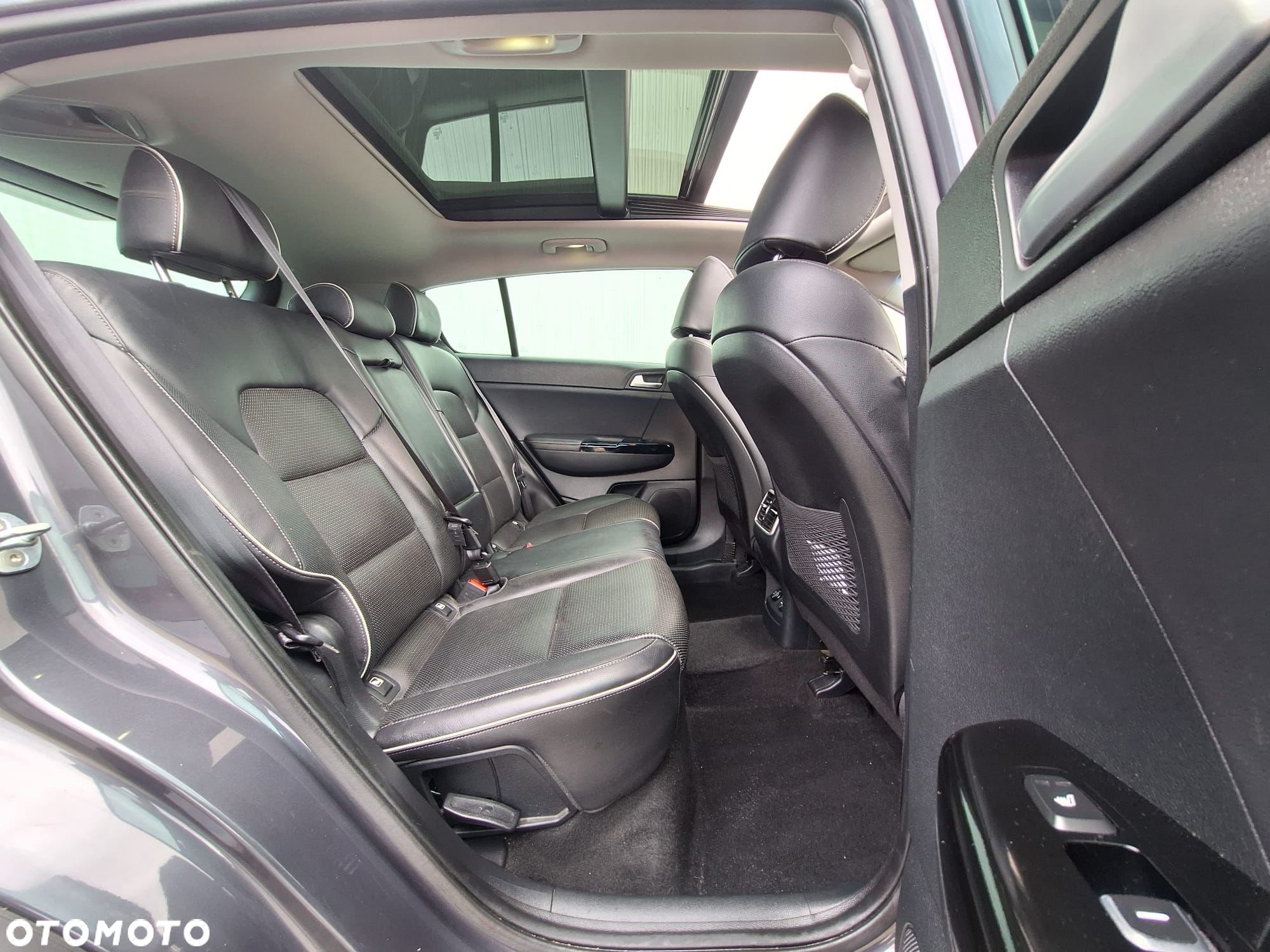 Kia Sportage 1.7 CRDI 2WD Dream-Team Edition - 9