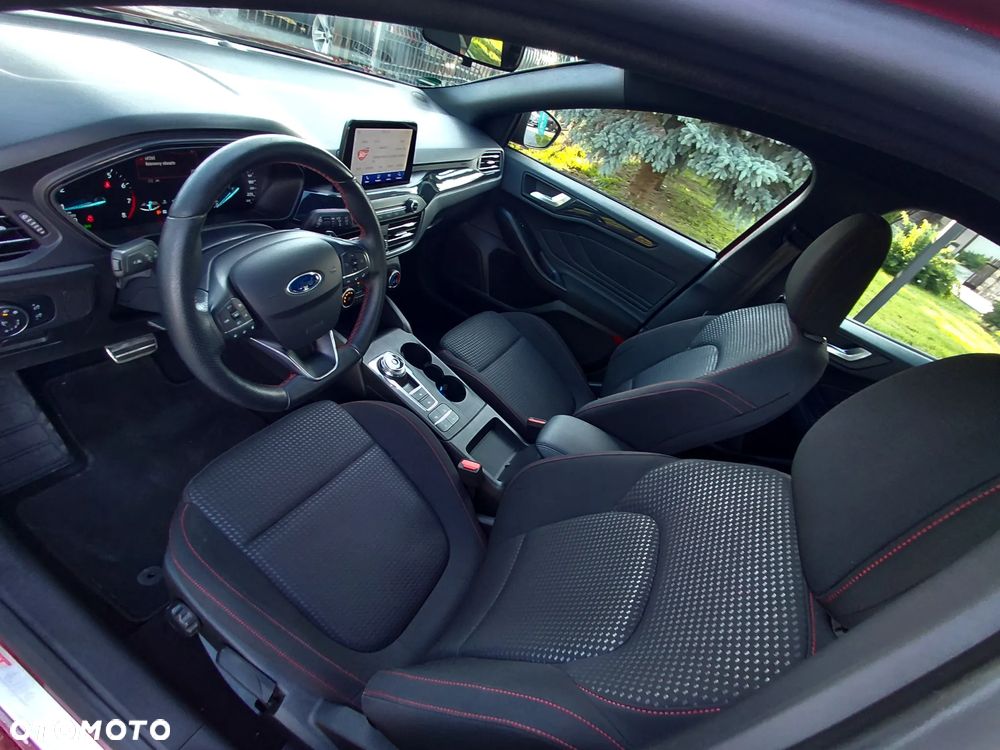 Ford Focus 1.0 EcoBoost Hybrid ST-LINE - 20