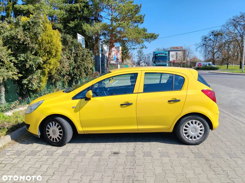 Opel Corsa 1.2 16V Essentia - 11