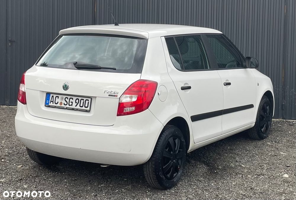 Skoda Fabia 1.2 HTP COOL EDITION - 11