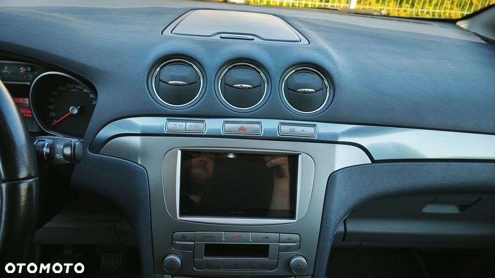Ford S-Max - 24