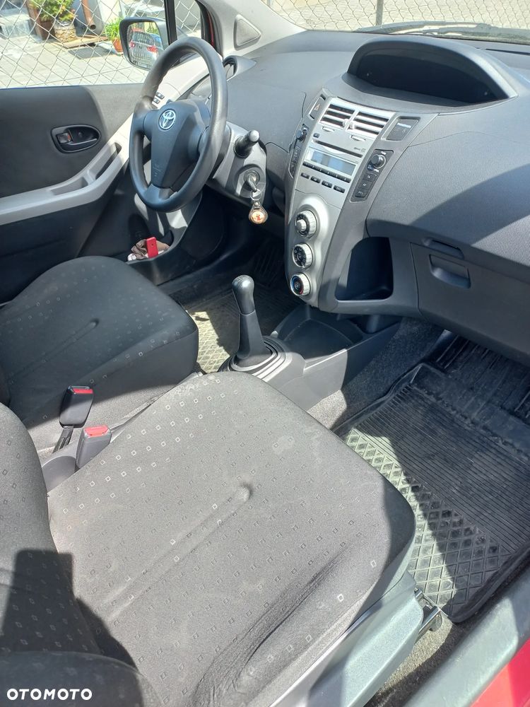 Toyota Yaris 1.3 Sol - 10