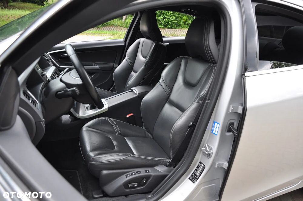 Volvo S60 D4 R-Design Summum - 20