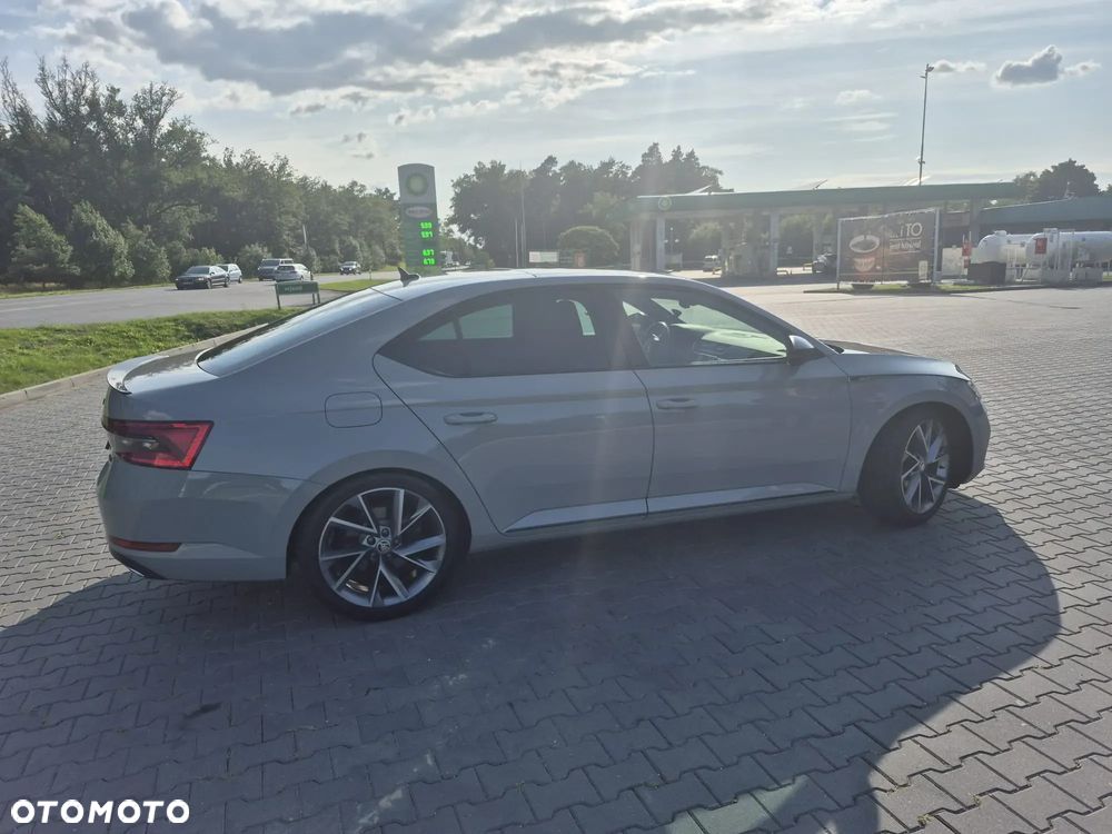 Skoda Superb 2.0 TDI SCR 4x4 Sportline DSG - 21