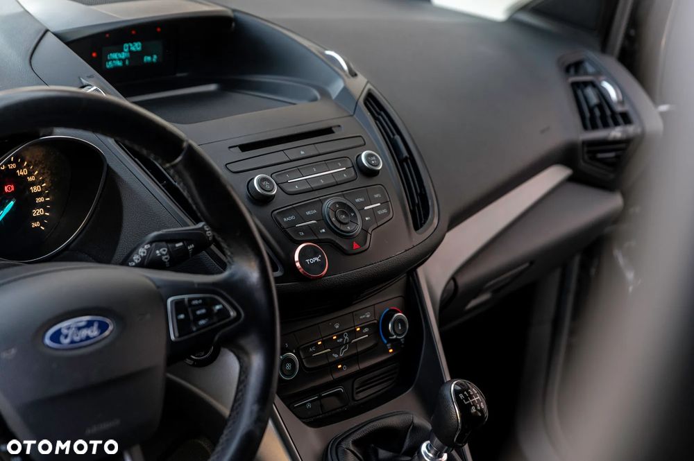 Ford Kuga - 33