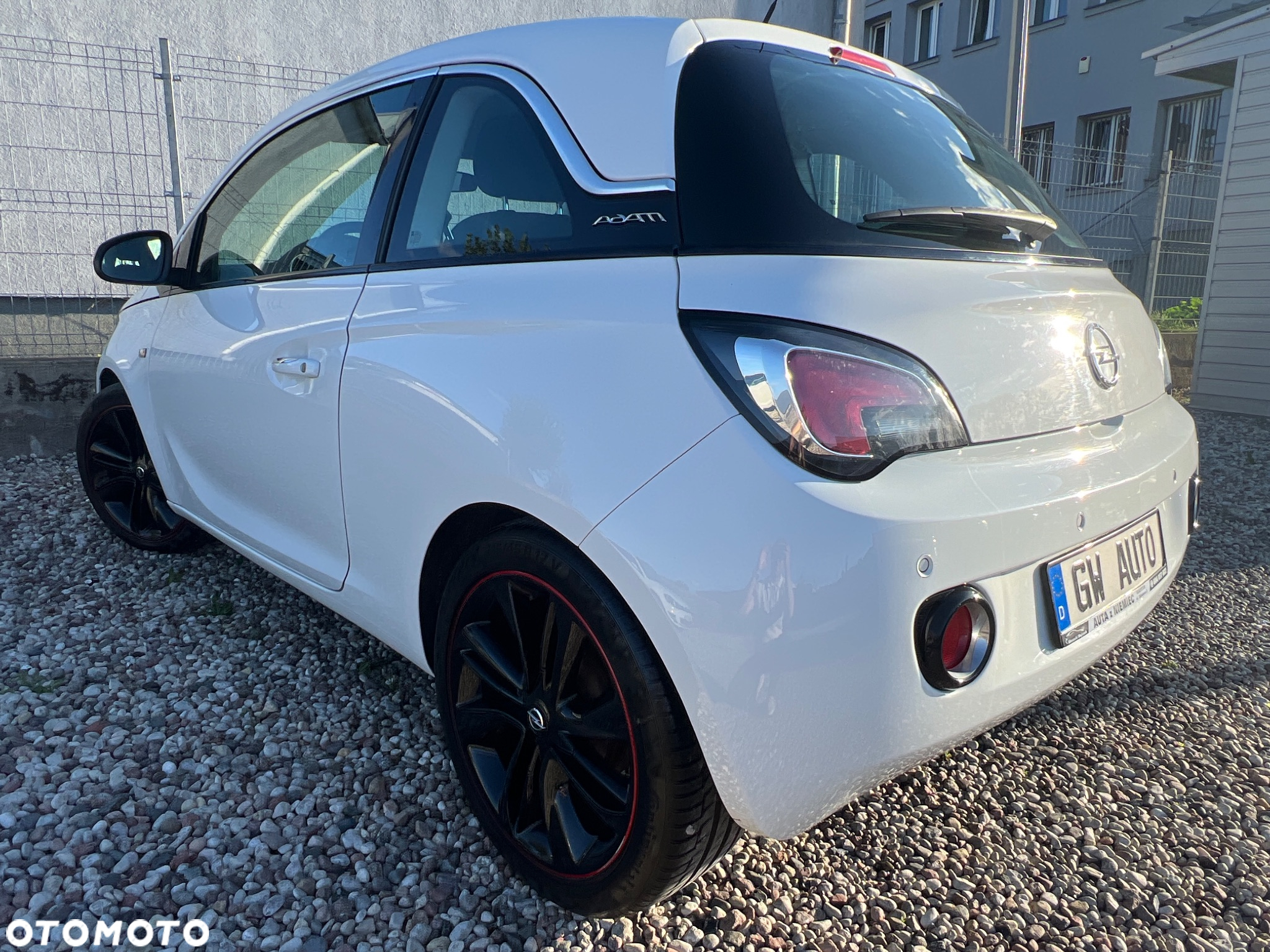Opel Adam 1.2 White Link - 10