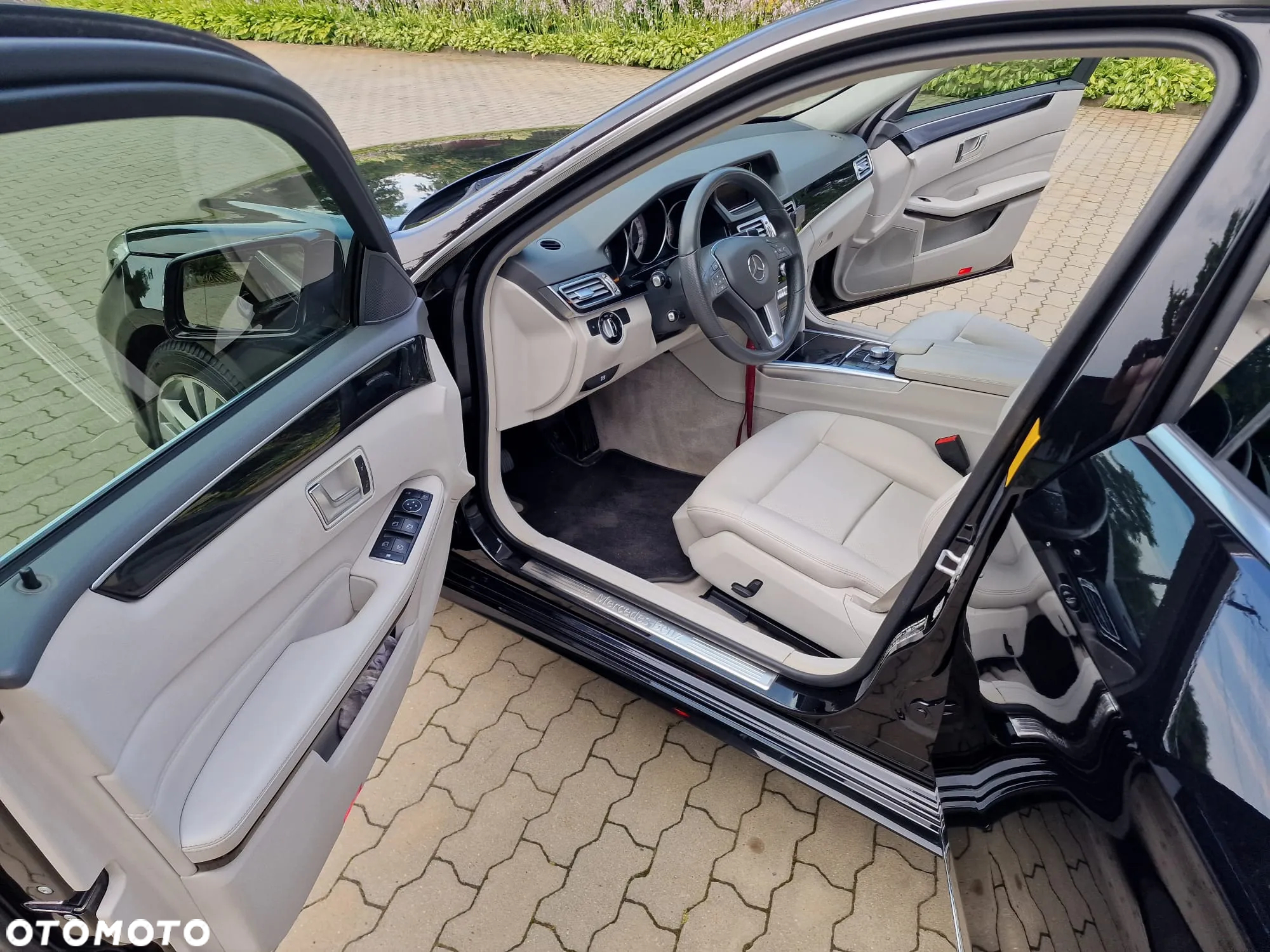 Mercedes-Benz Klasa E 300 4-Matic Avantgarde - 12
