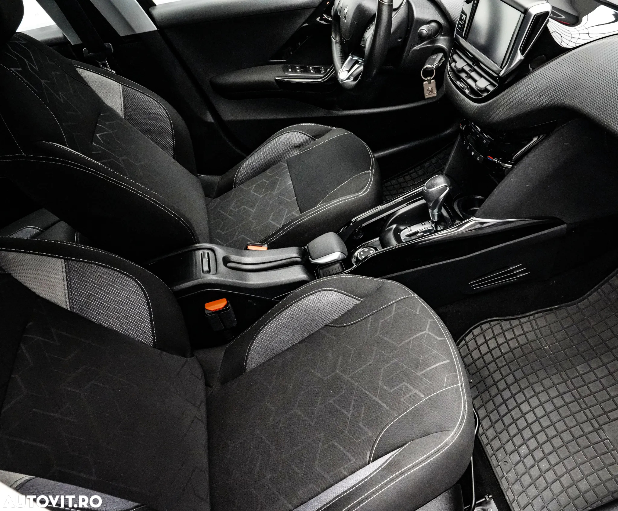 Peugeot 2008 1.2 PureTech Turbo EAT6 S&S Allure - 13
