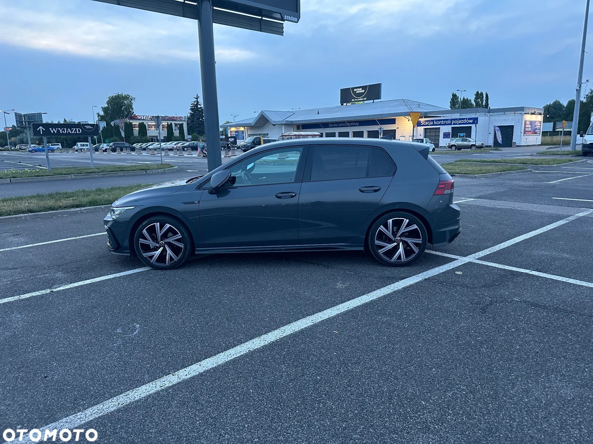 Volkswagen Golf VIII 2.0 TDI R-Line DSG - 3