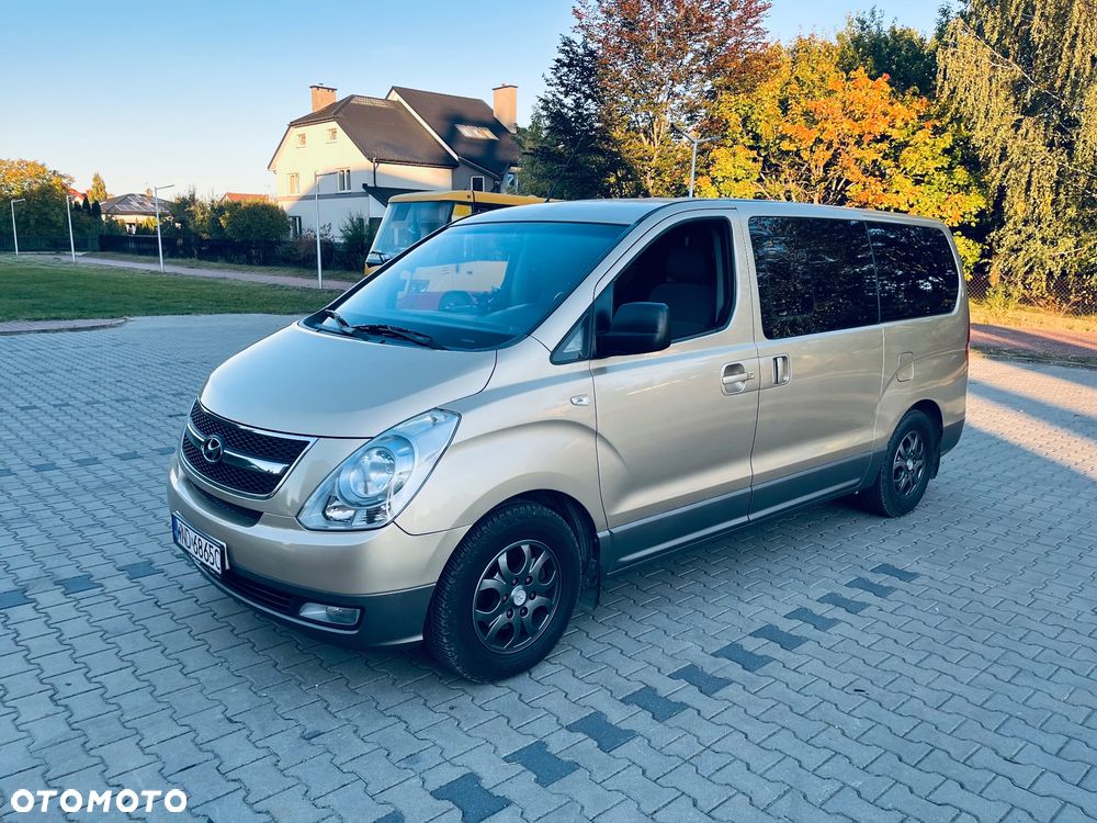 Hyundai H-1 Starex - 1