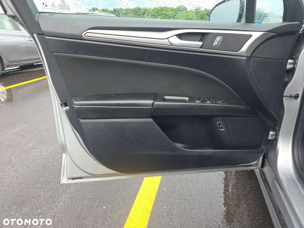 Ford Fusion - 7
