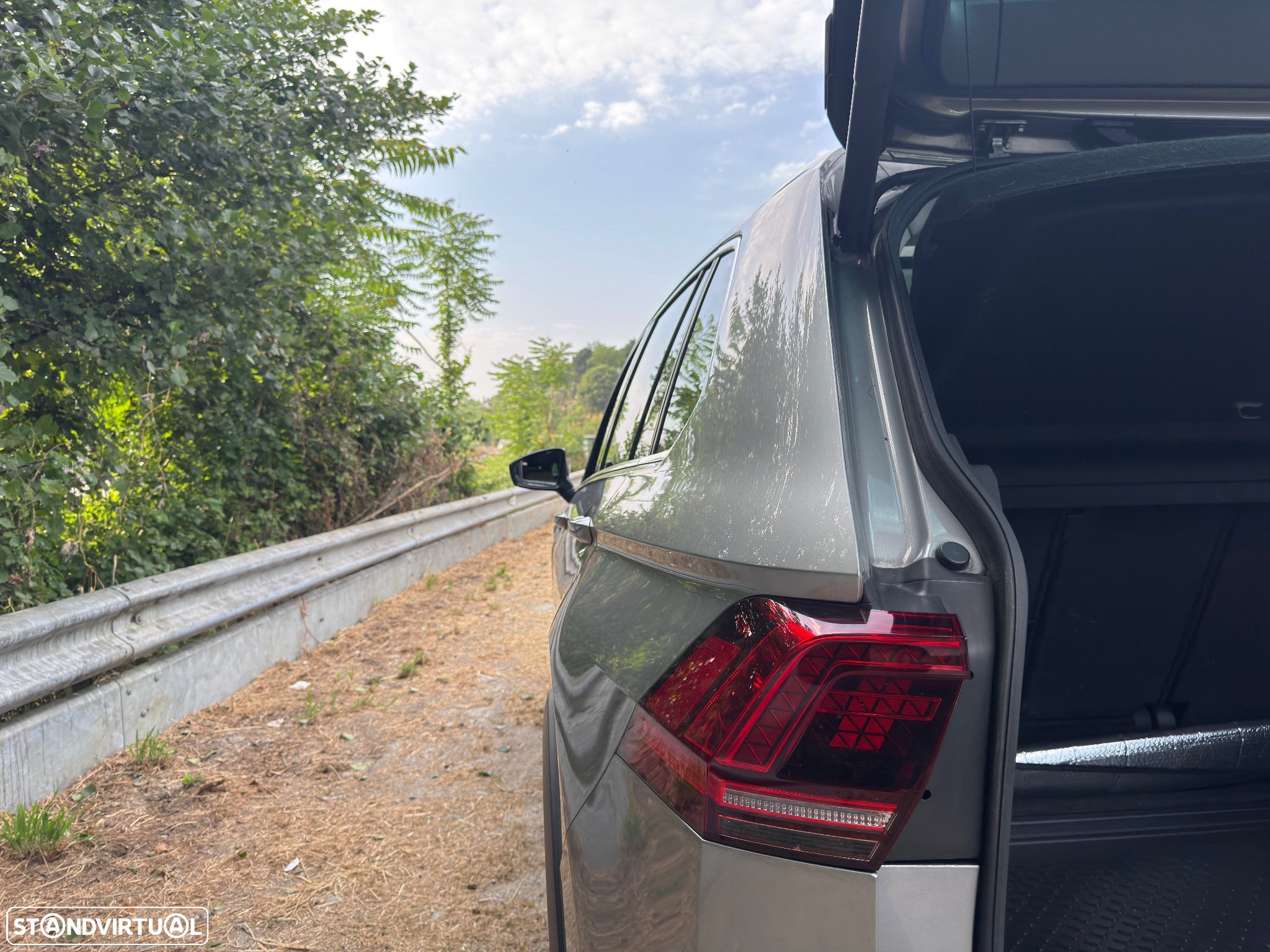 VW Tiguan 2.0 TDI R-Line - 17