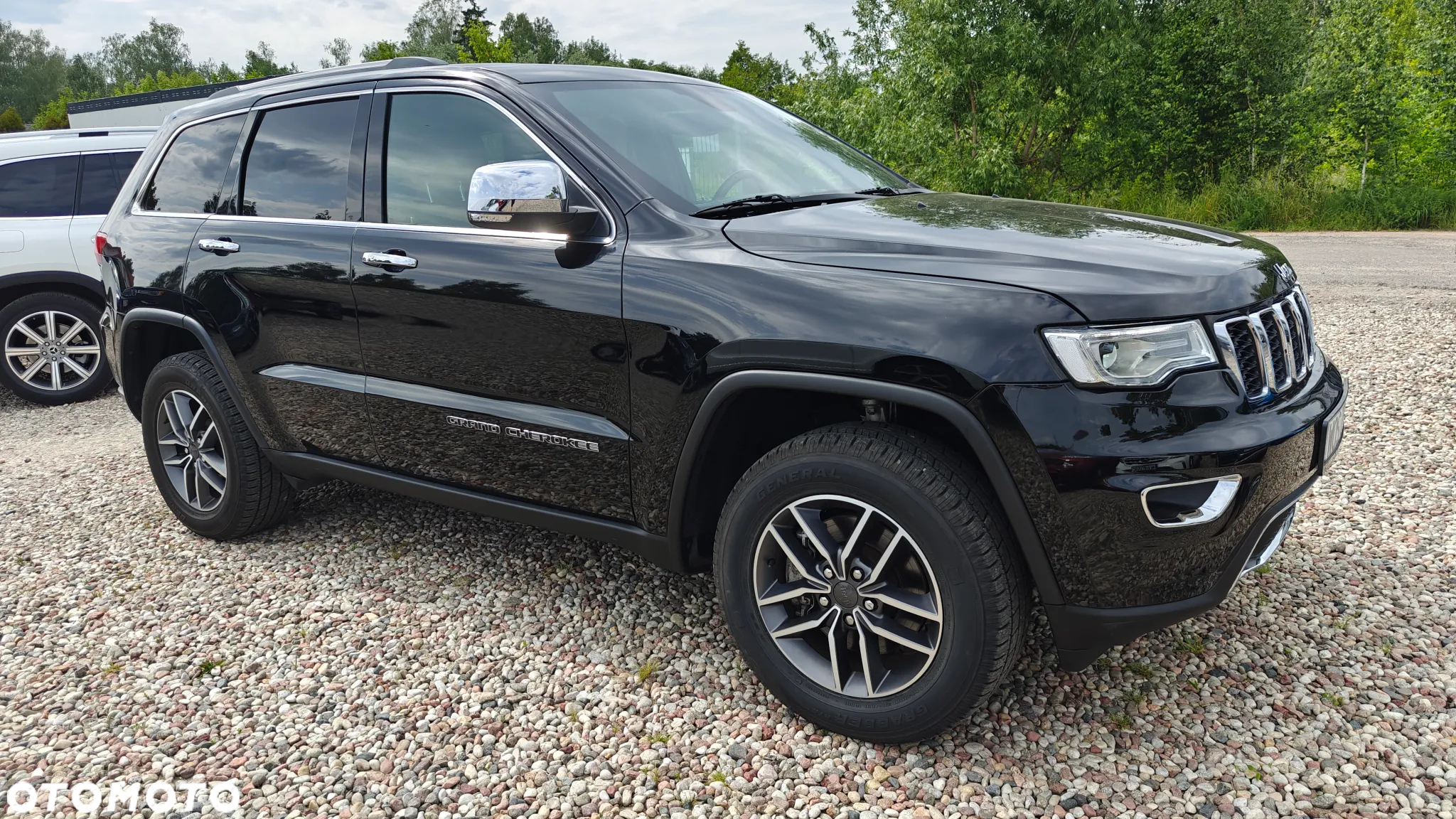 Jeep Grand Cherokee - 9