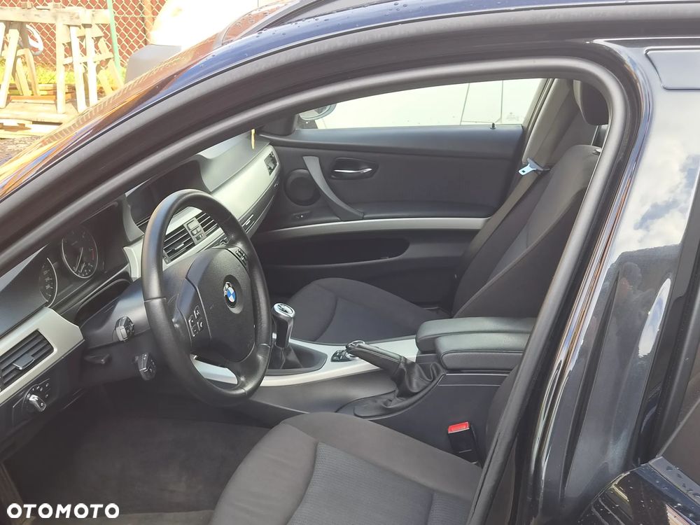 BMW Seria 3 320d - 10
