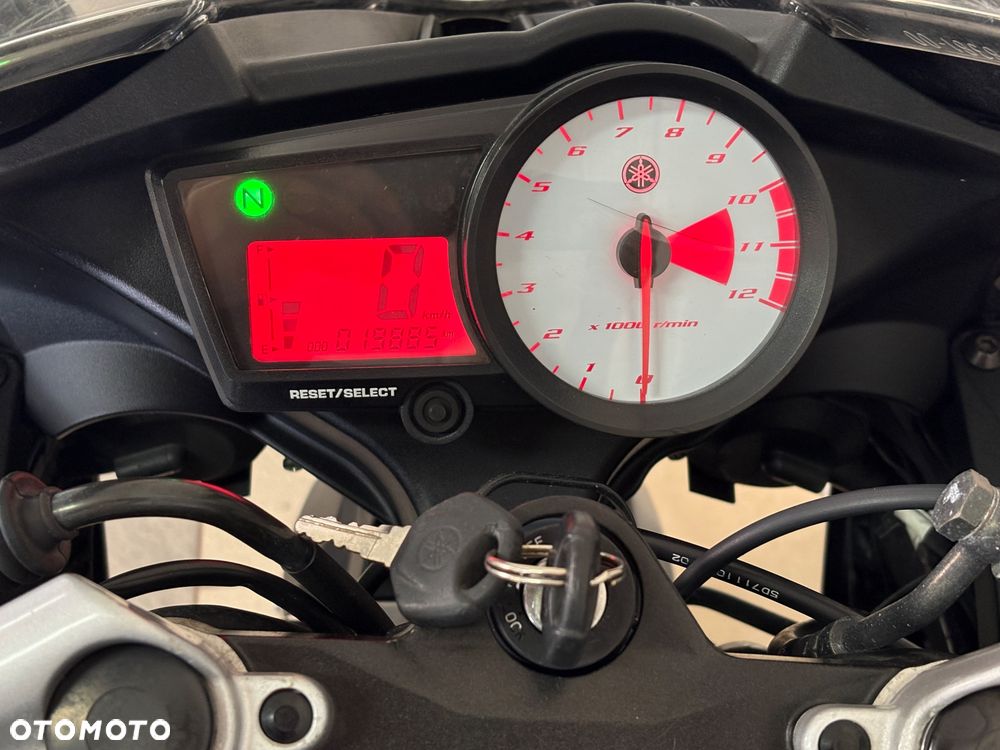Yamaha YZF - 13