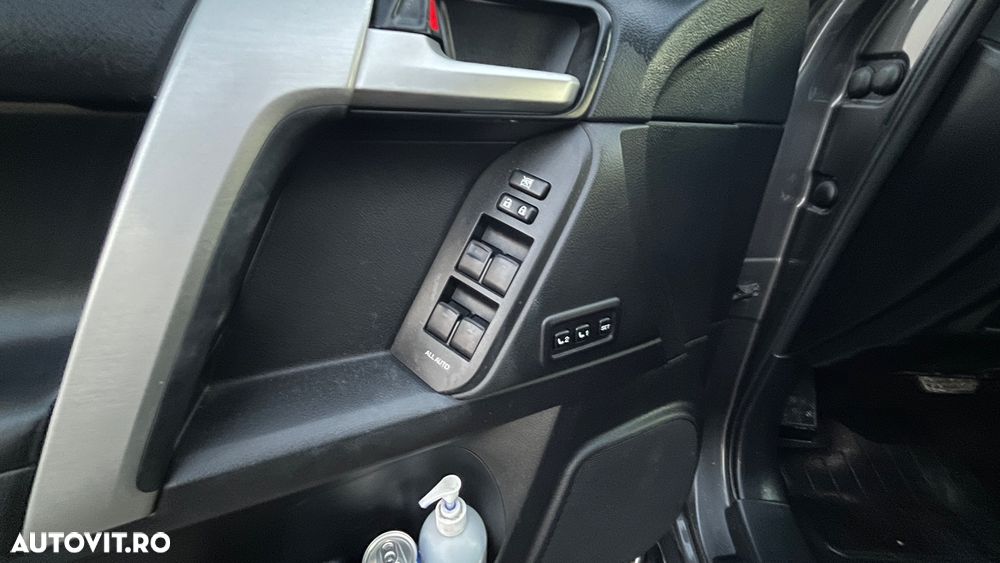 Toyota Land Cruiser 2.8l Turbo D-4D AVS Aut. Luxury - 12