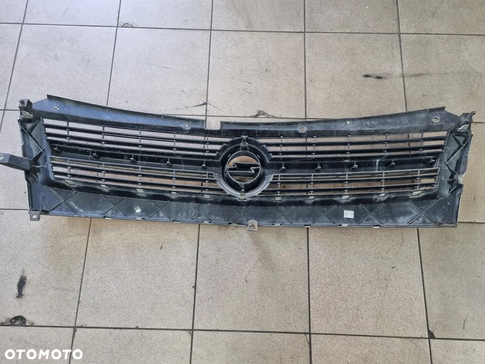ATRAPA GRILL MASTER MOVANO  04-10r. - 2