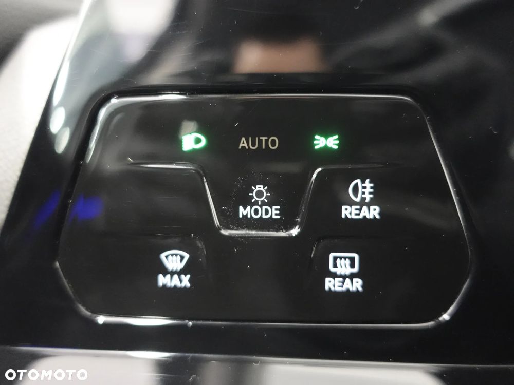 Volkswagen Golf 2.0 TDI SCR Life - 39