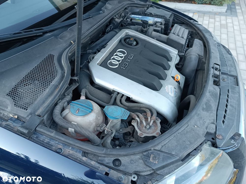 Audi A3 Sportback 1.9 TDI S line Sportpaket plus - 8