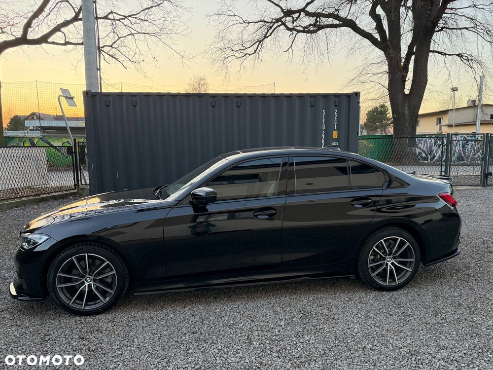 BMW Seria 3 330i - 12