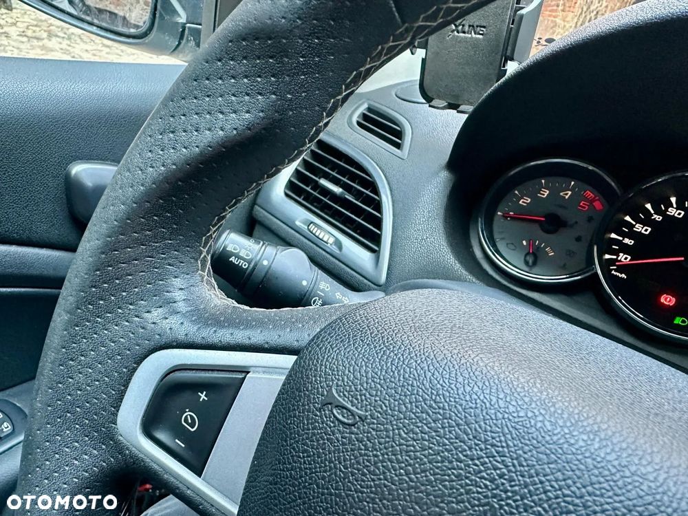 Renault Megane dCi 160 FAP GT - 33