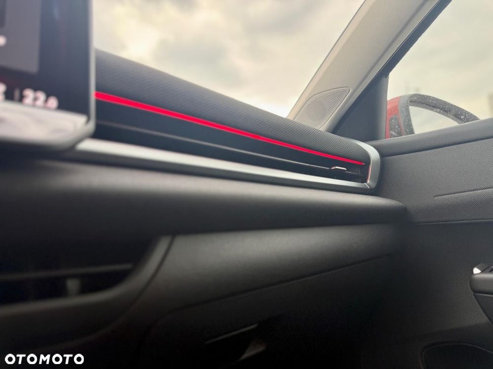 Volkswagen T-Roc 1.5 eTSI Life DSG - 29