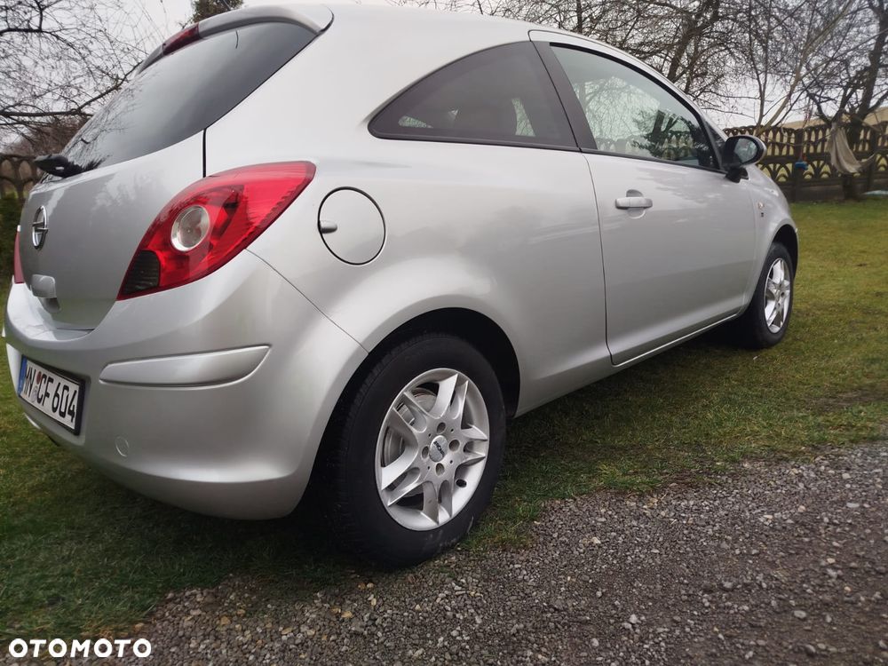Opel Corsa 1.4 16V 150 Jahre - 17