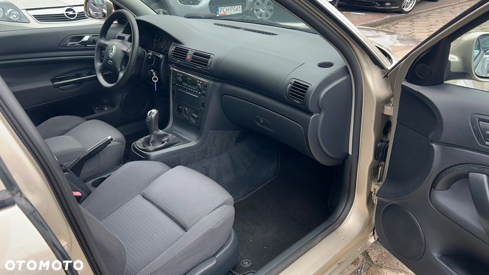 Skoda Superb 2.0 Comfort - 18