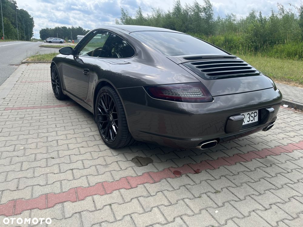 Porsche 911 Carrera - 4