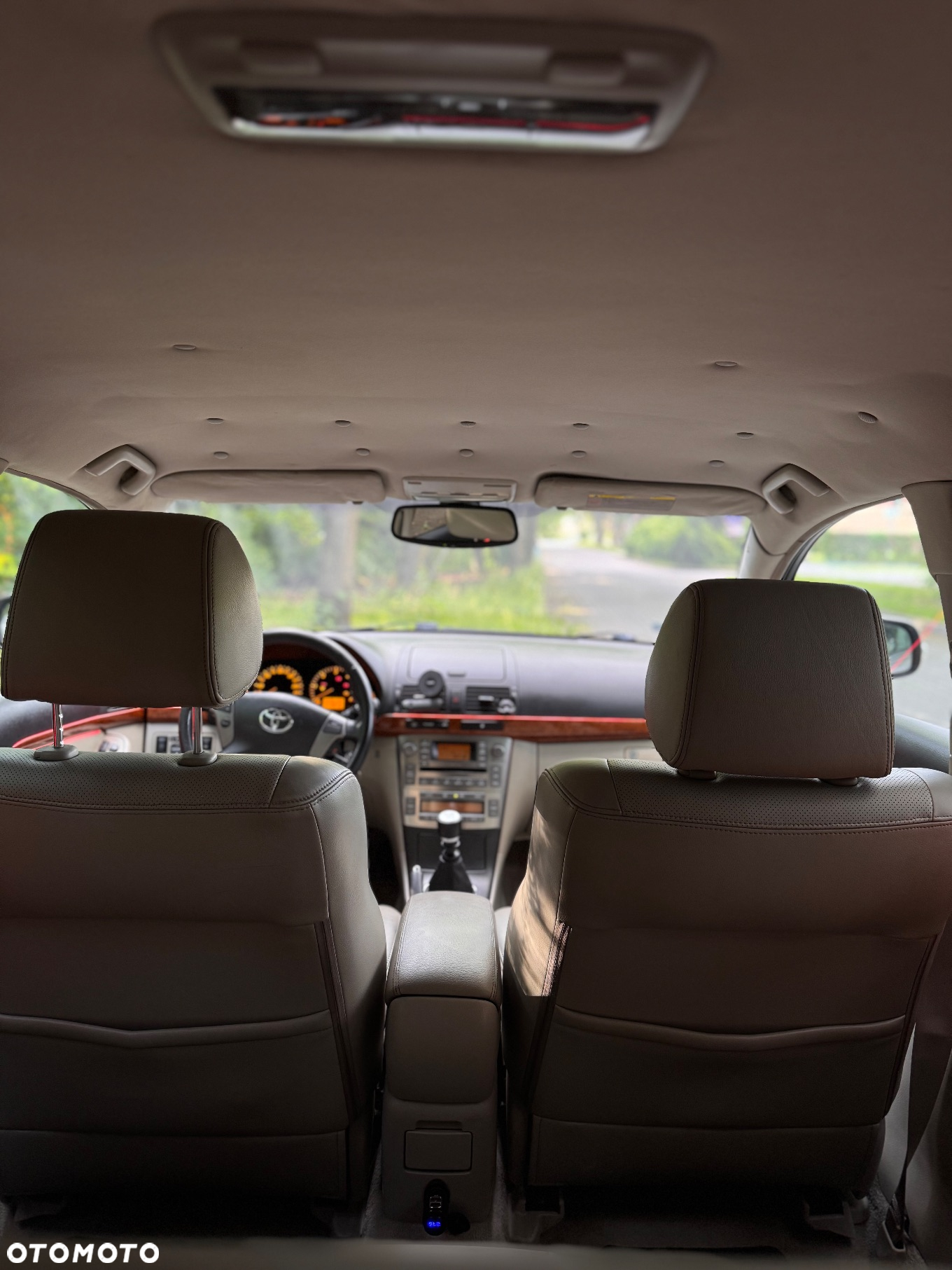 Toyota Avensis - 8