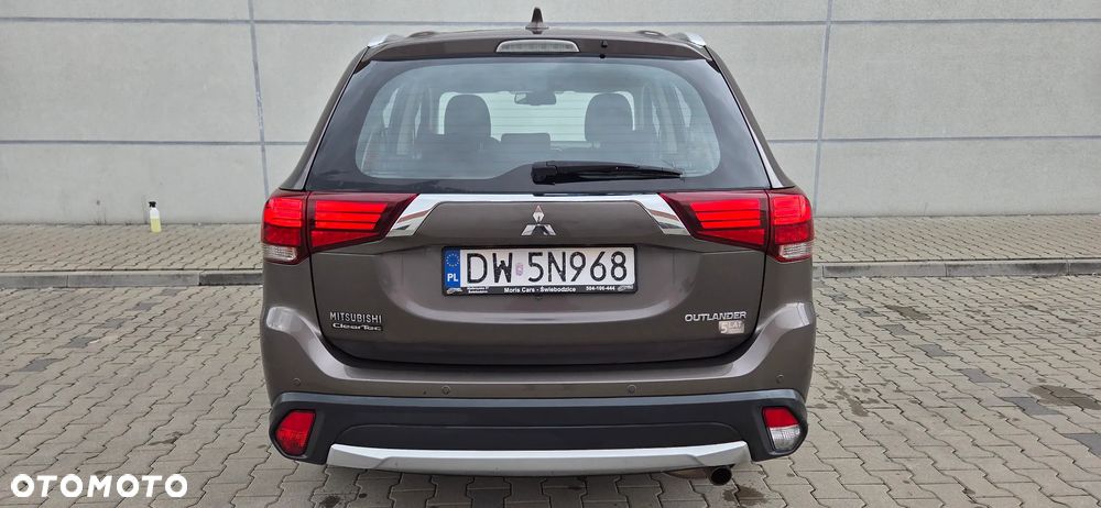 Mitsubishi Outlander 2.0 2WD Diamant Edition - 9