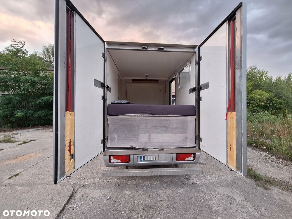 Mercedes-Benz Sprinter - 11