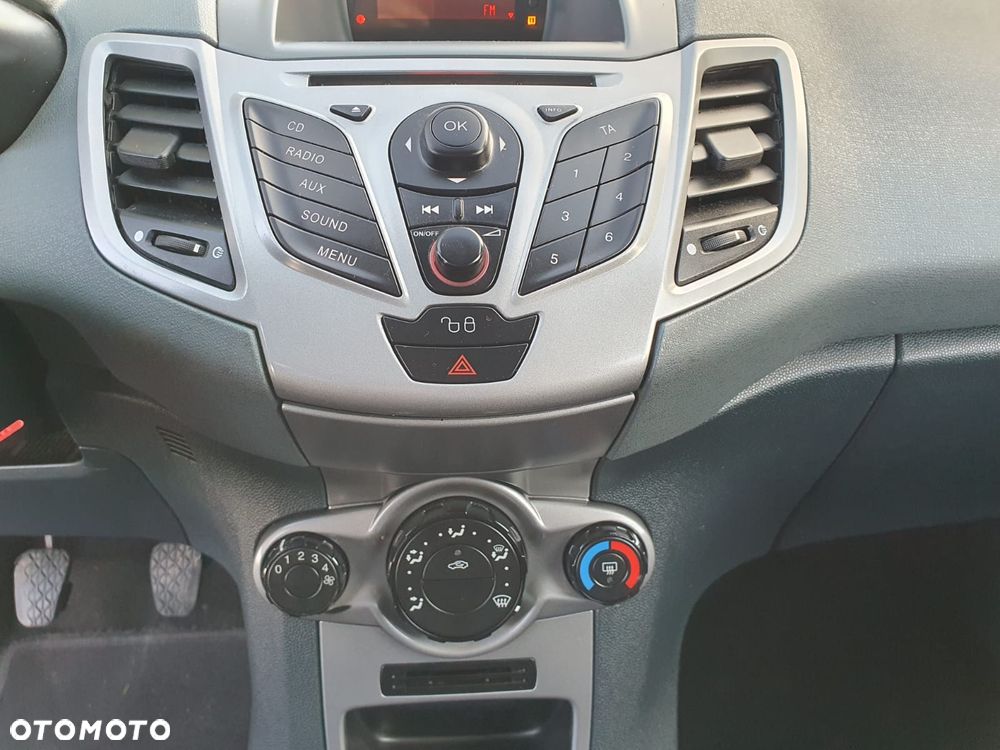 Ford Fiesta 1.25 Ambiente - 23