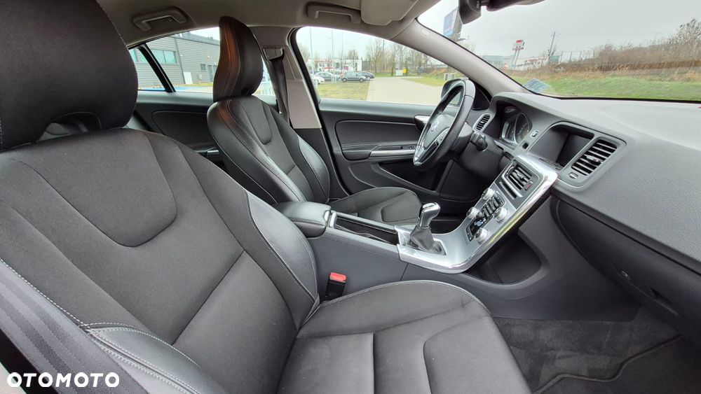 Volvo S60 D3 Drive-E Summum - 9