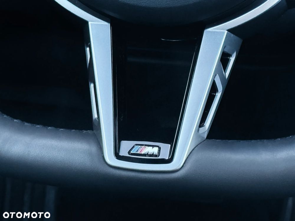 BMW Seria 3 330i xDrive M Sport - 22