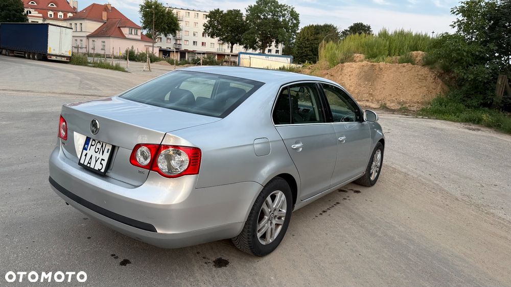 Volkswagen Jetta - 7