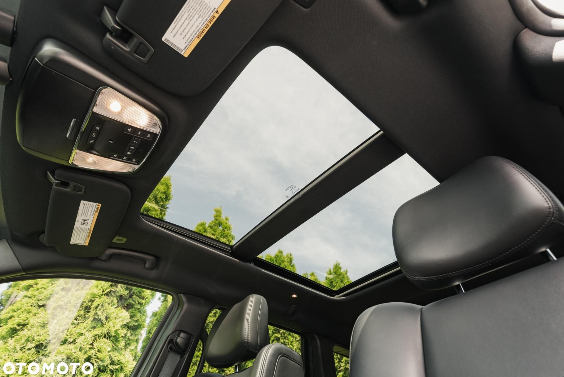 Jeep Grand Cherokee - 33