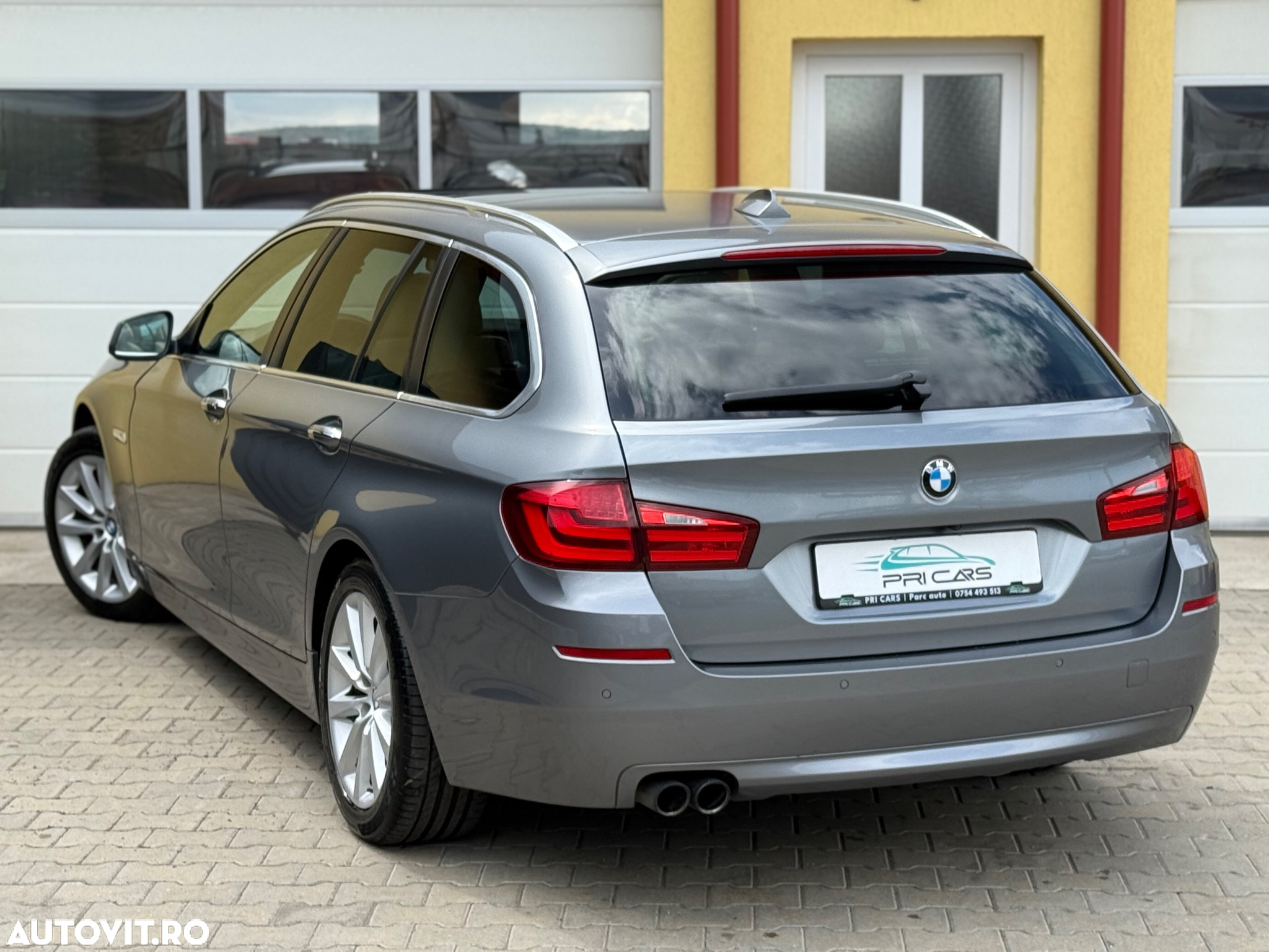 BMW Seria 5 525d Touring Aut. - 3