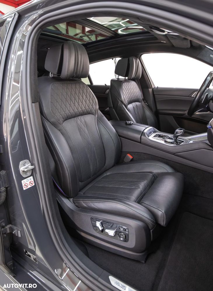 BMW X6 M M50i - 12