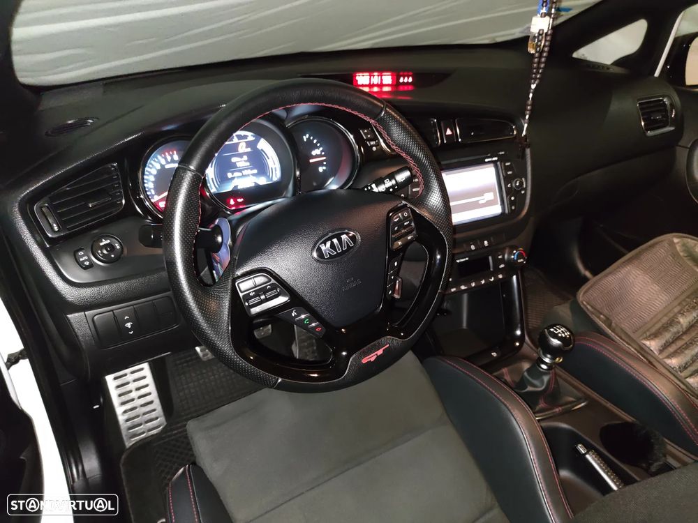 Kia Ceed S Coupé 1.6 T-GDi GT Top - 12