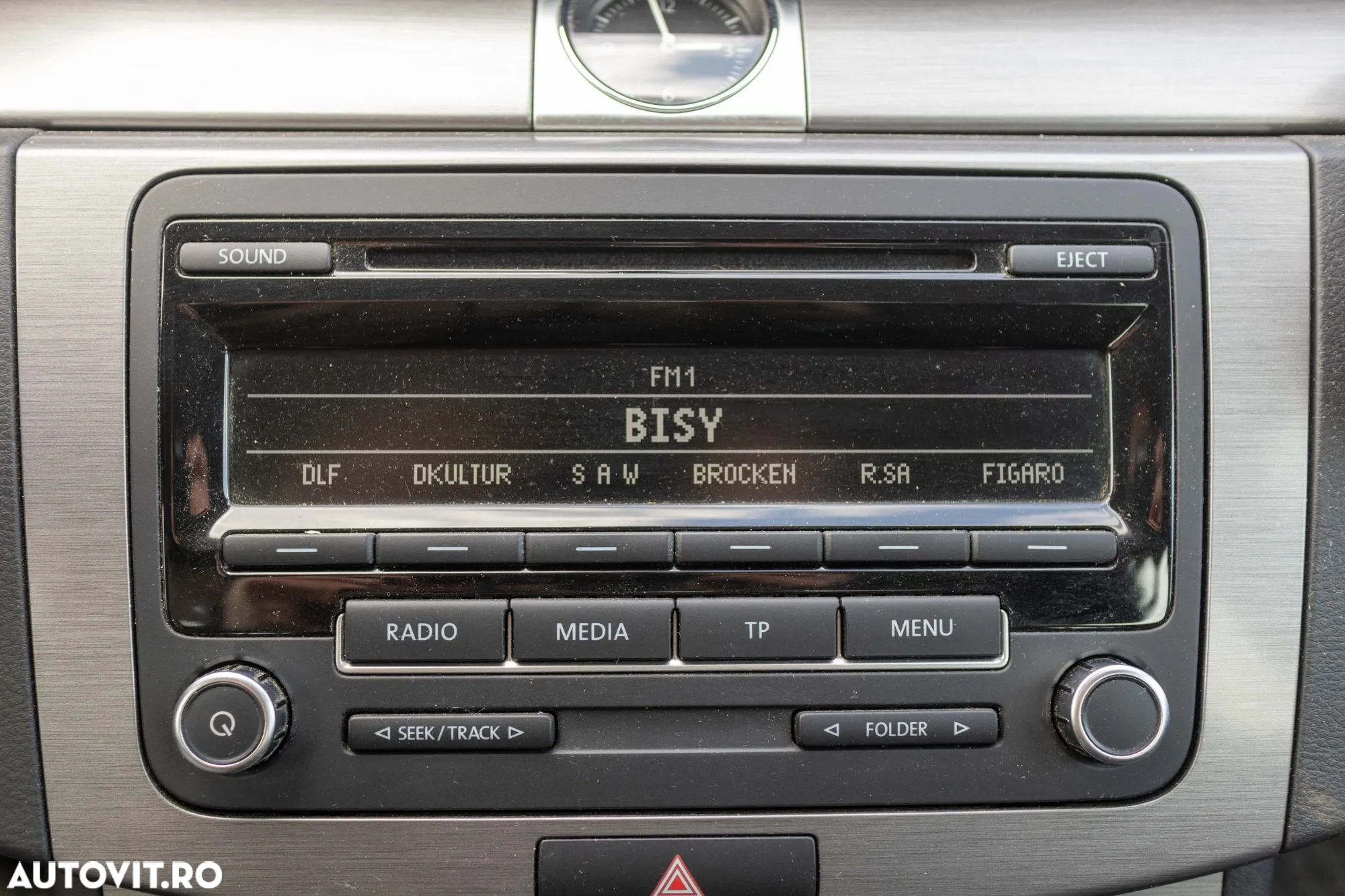 Volkswagen Passat 1.6 TDI BlueMotion Technology Comfortline - 6