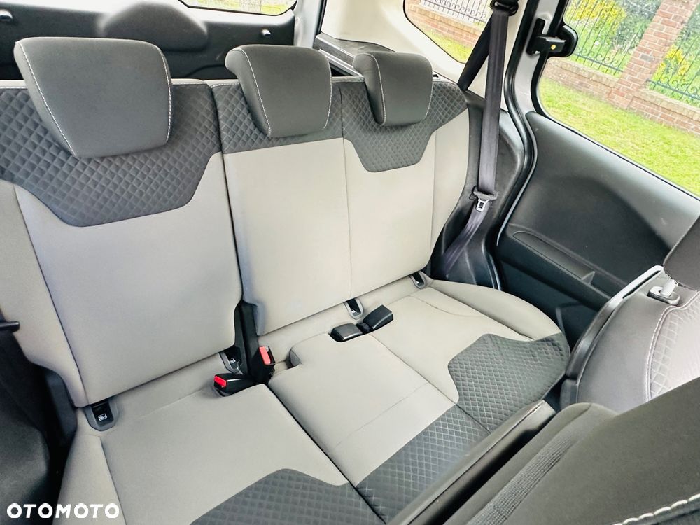 Ford Tourneo Courier - 20