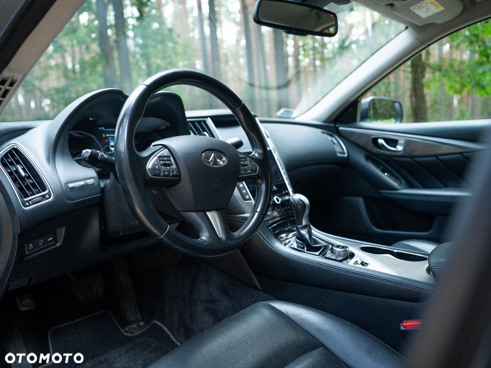 Infiniti Q50 2.0t Premium Tech - 11